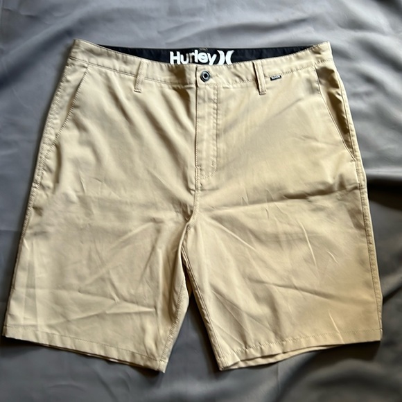 Hurley Khakis shorts - Picture 1 of 3